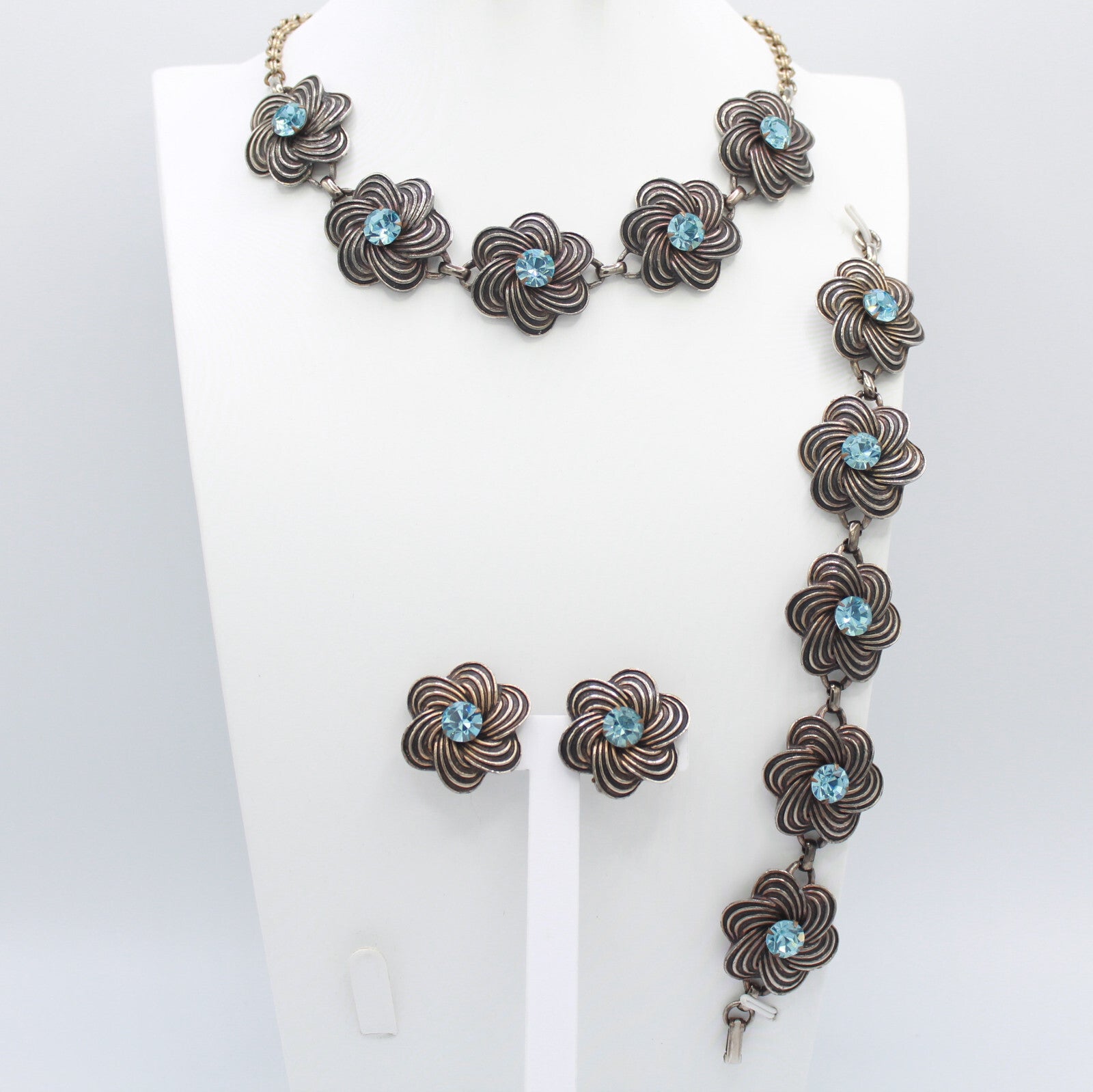 VTG Baby Blue Rhinestone Metal Swirling Flower Necklace Bracelet Earrings Set