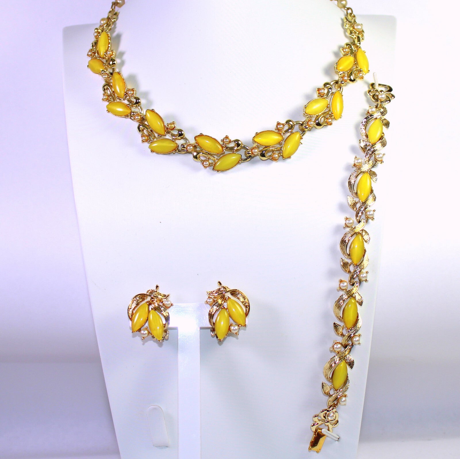 Vintage YELLOW MOONGLOW Rhinestone Faux Pearl Necklace Bracelet Earrings Set