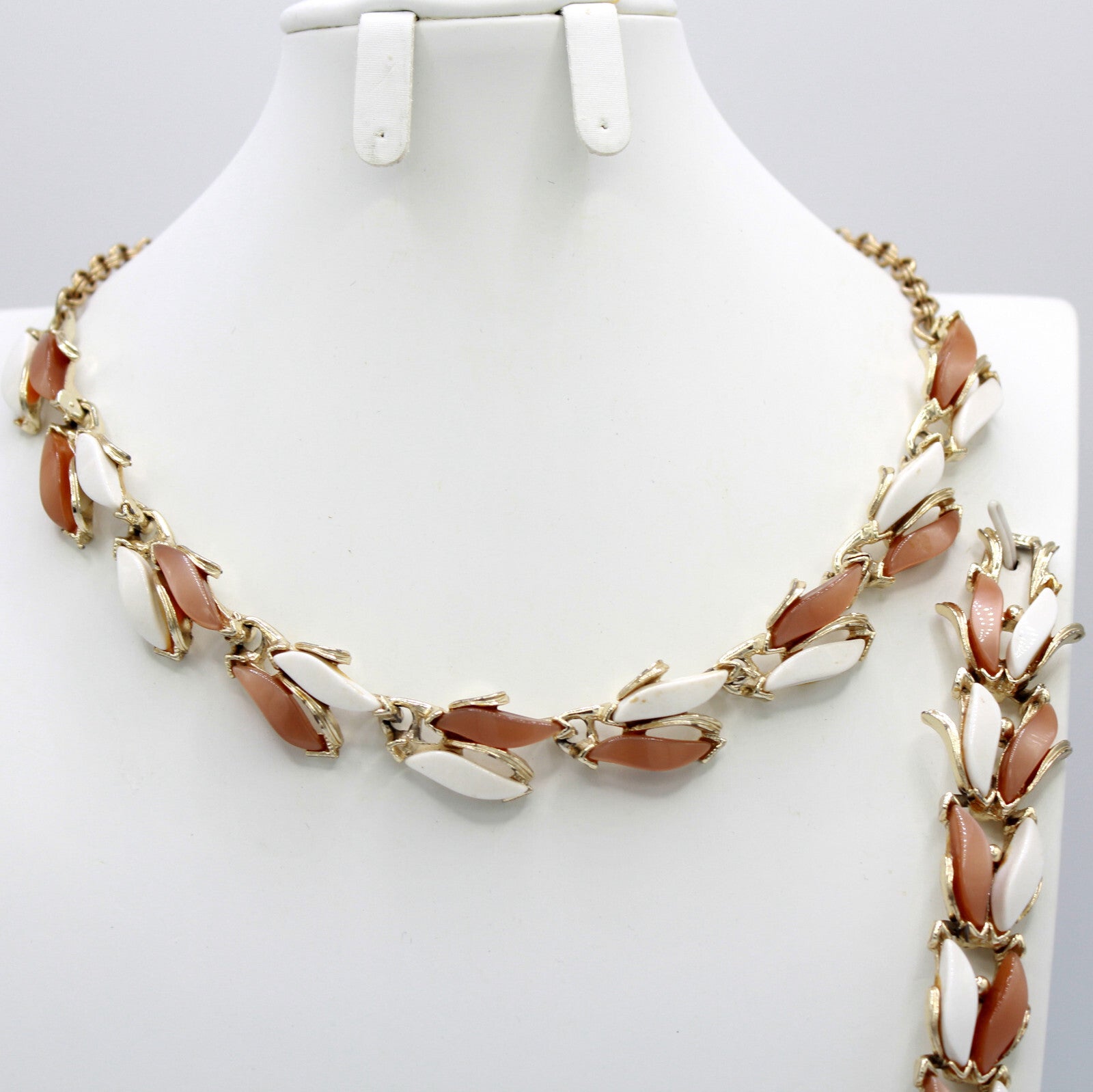 Vintage MOCHA BROWN WHITE THERMOSET Leaves Necklace Bracelet Earrings Set