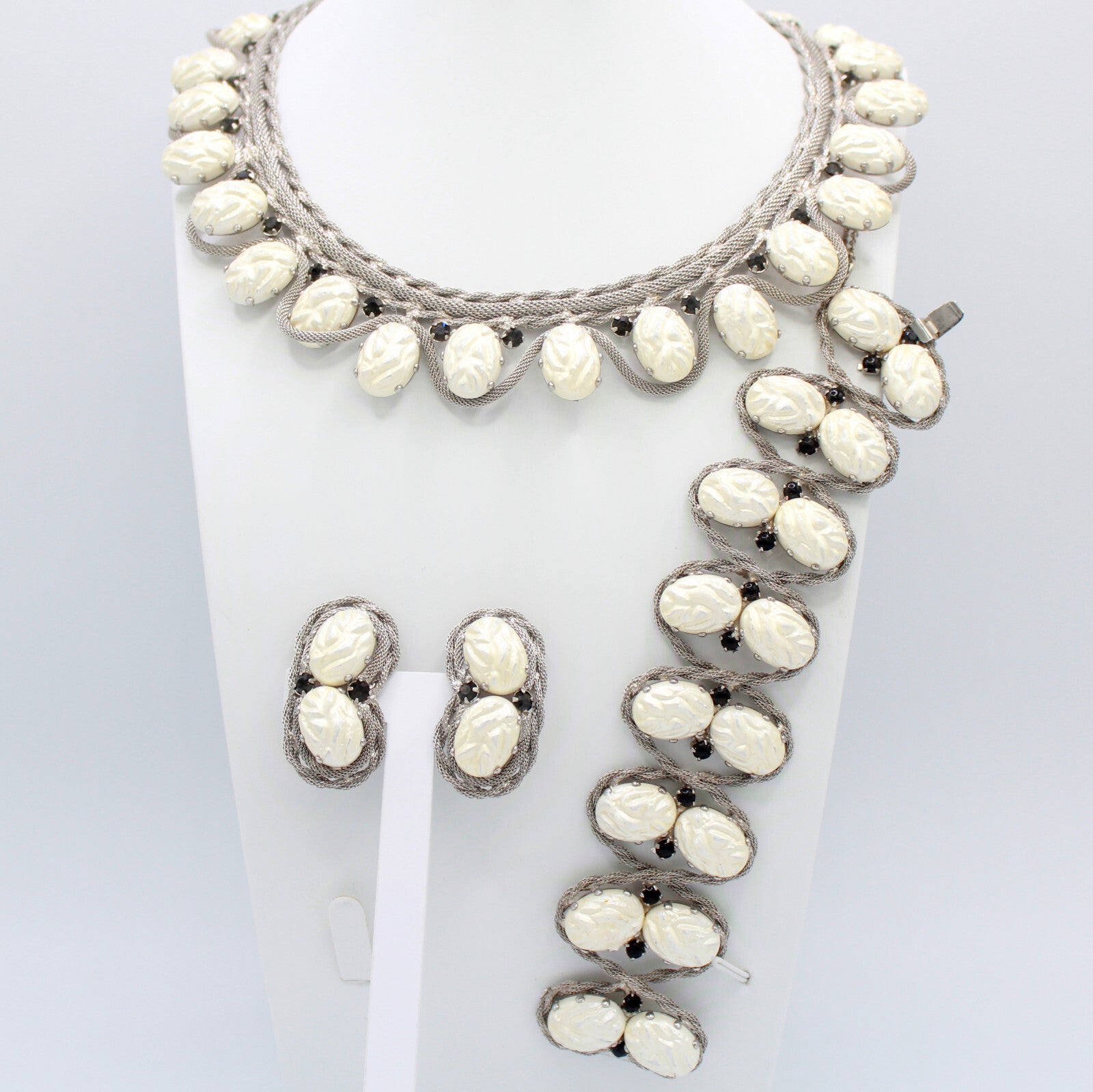 HOBE? White Carved Black Rhinestone Mesh Collar Necklace Bracelet Earrings Set