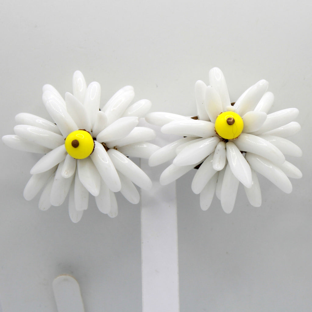 VTG White Glass Petal Daisy Flower Yellow Bead Necklace Bracelet Earrings Set