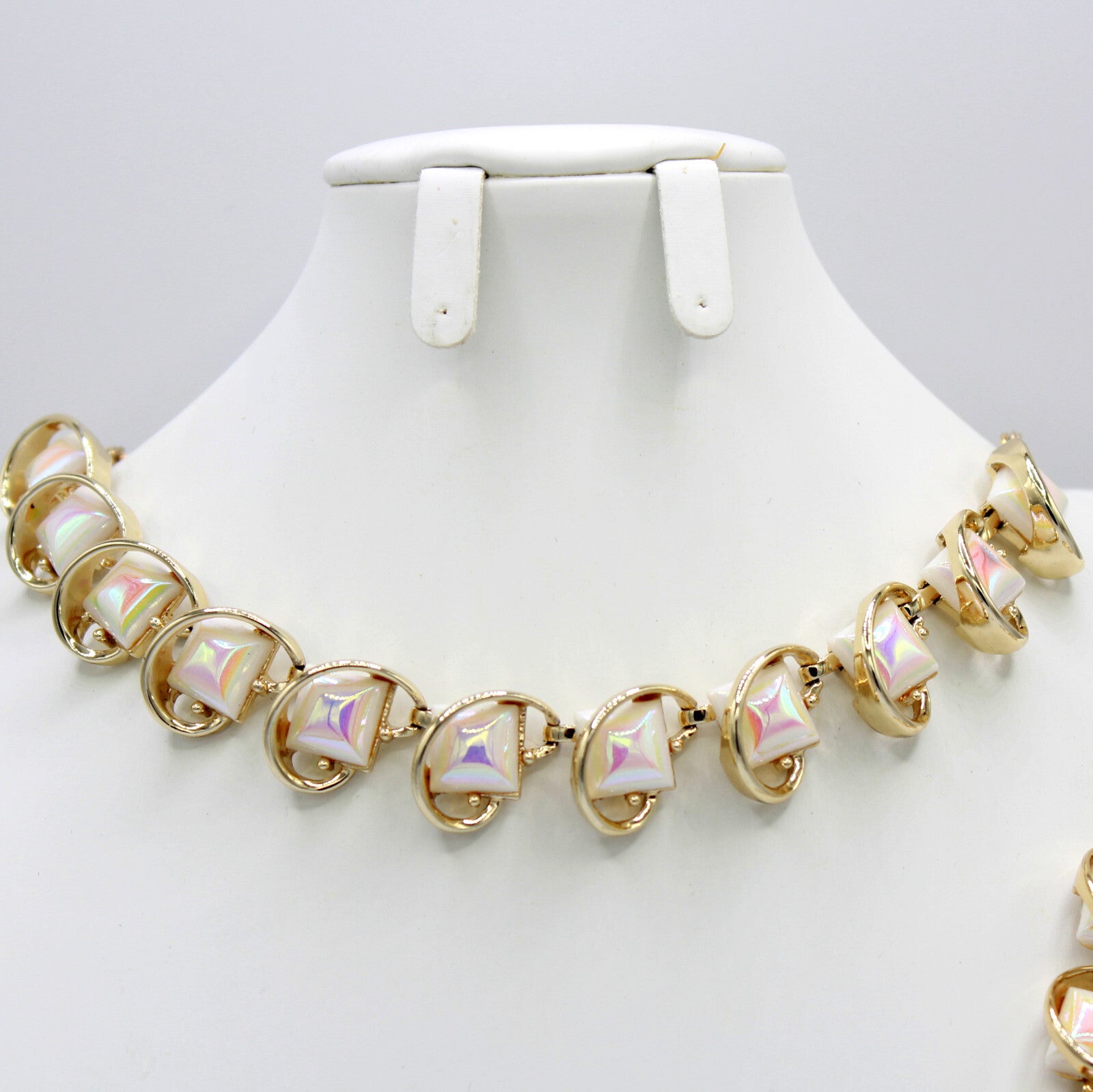VTG Iridescent White Square Glass Geometric Mod Necklace Bracelet Earrings Set