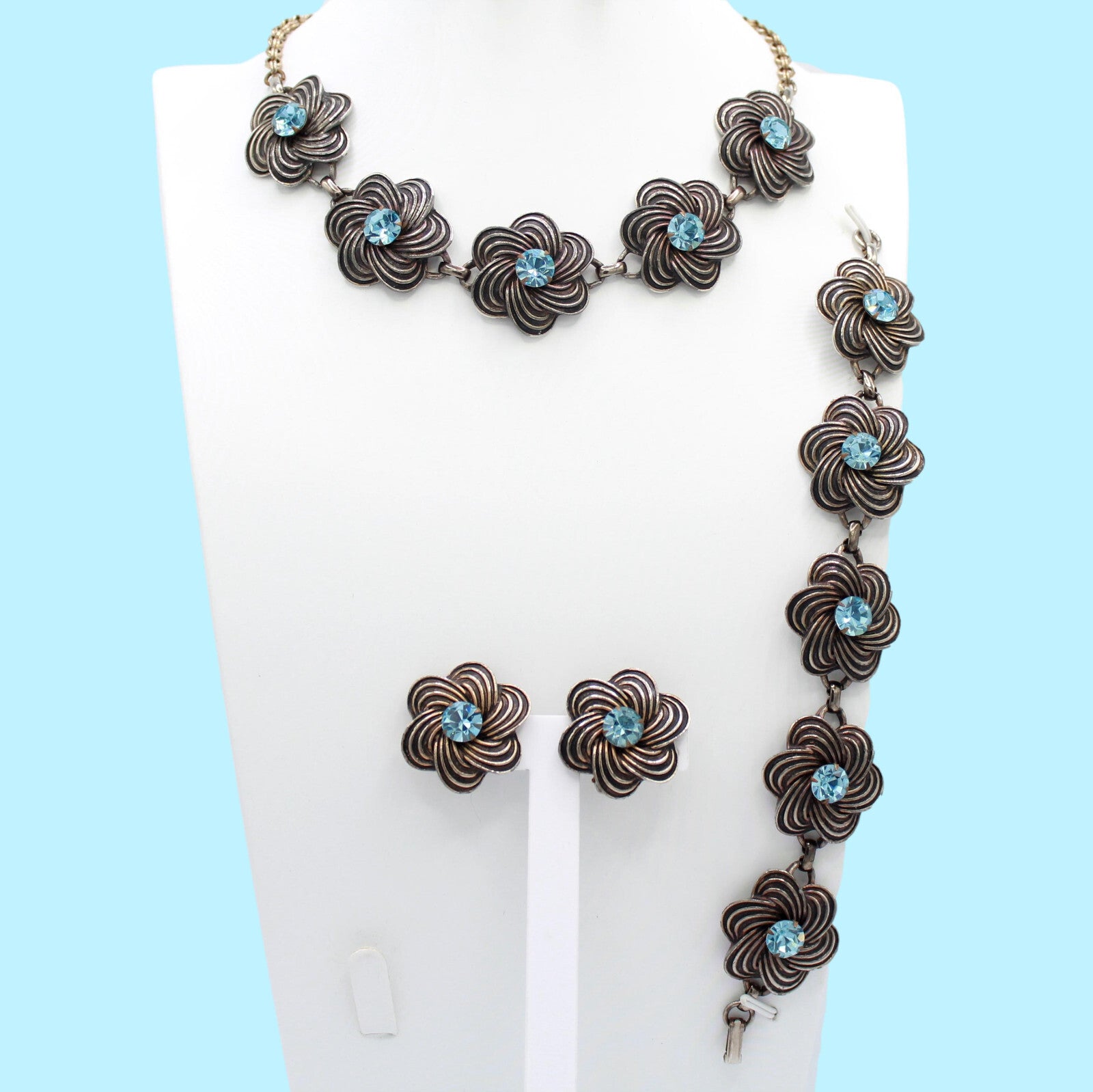 VTG Baby Blue Rhinestone Metal Swirling Flower Necklace Bracelet Earrings Set