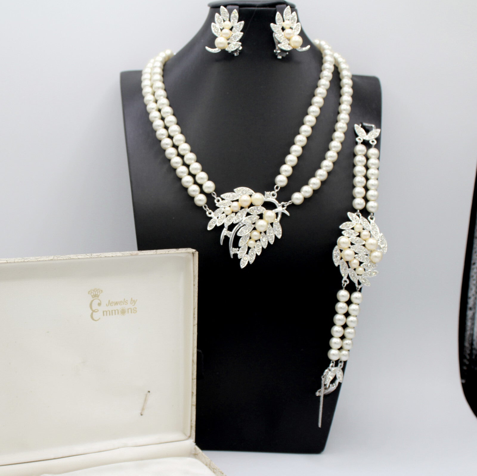 Vintage EMMONS Pearl Rhinestone Leaf Necklace Bracelet Earrings Set Original Box