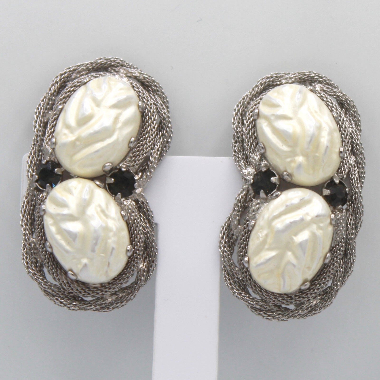 HOBE? White Carved Black Rhinestone Mesh Collar Necklace Bracelet Earrings Set