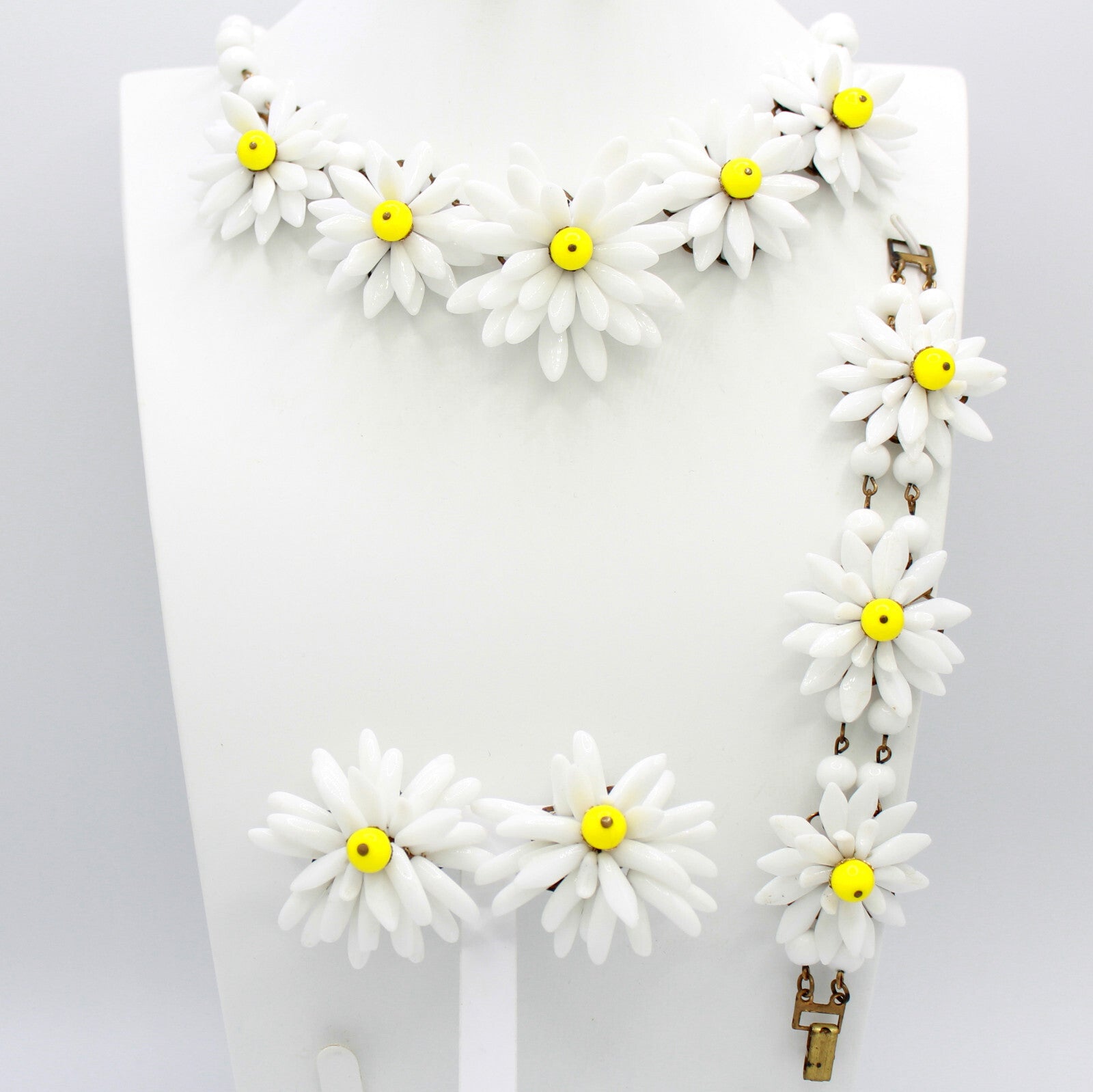 VTG White Glass Petal Daisy Flower Yellow Bead Necklace Bracelet Earrings Set