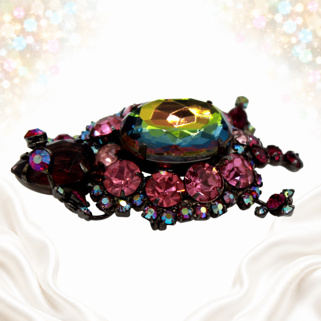 Juliana turtle brooch profile view