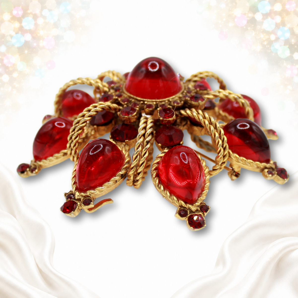 Side angle of dimensional brooch