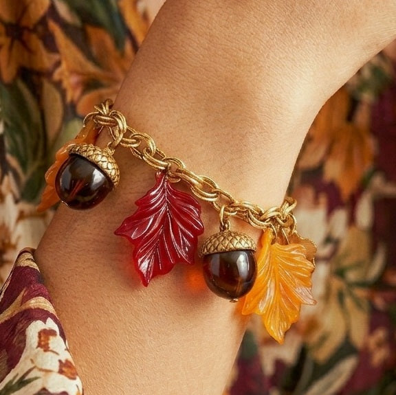 Vintage JULIANA Fall Lucite Acorn Leaf Charm Bracelet IIJJ#9109
