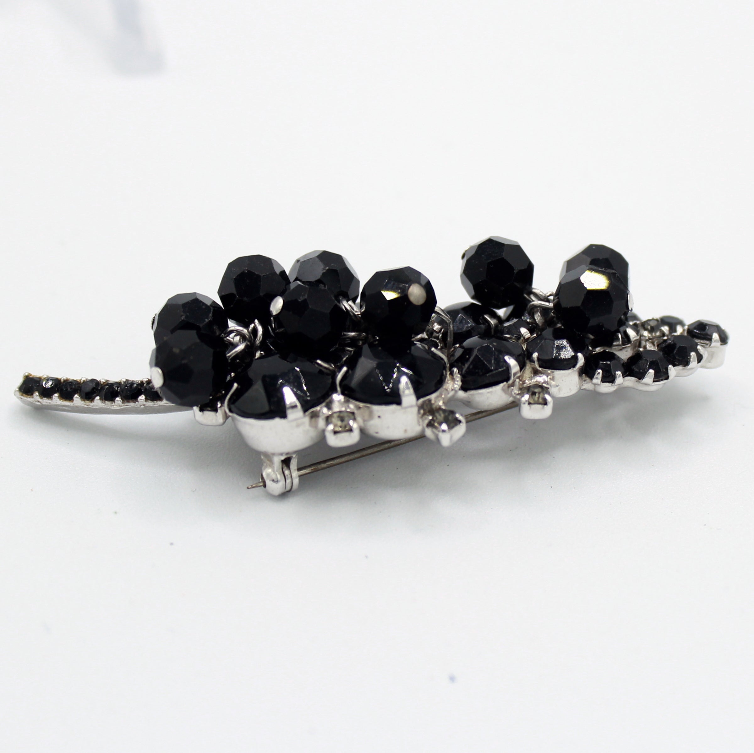 Vintage JULIANA Black Rhinestone Cha-Cha Crystal Bead Leaf Brooch Book IIJJ#8857