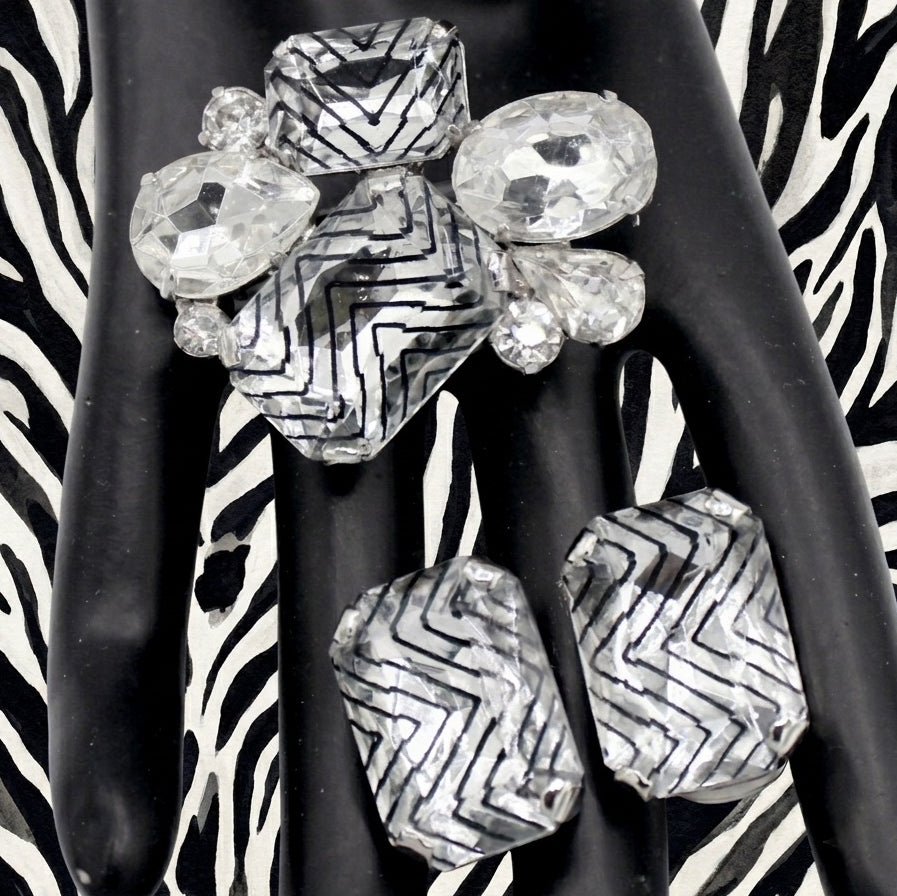 Vintage Juliana Clear Black Chevron Pattern Rhinestone Brooch Earrings Set IIJJ#9021