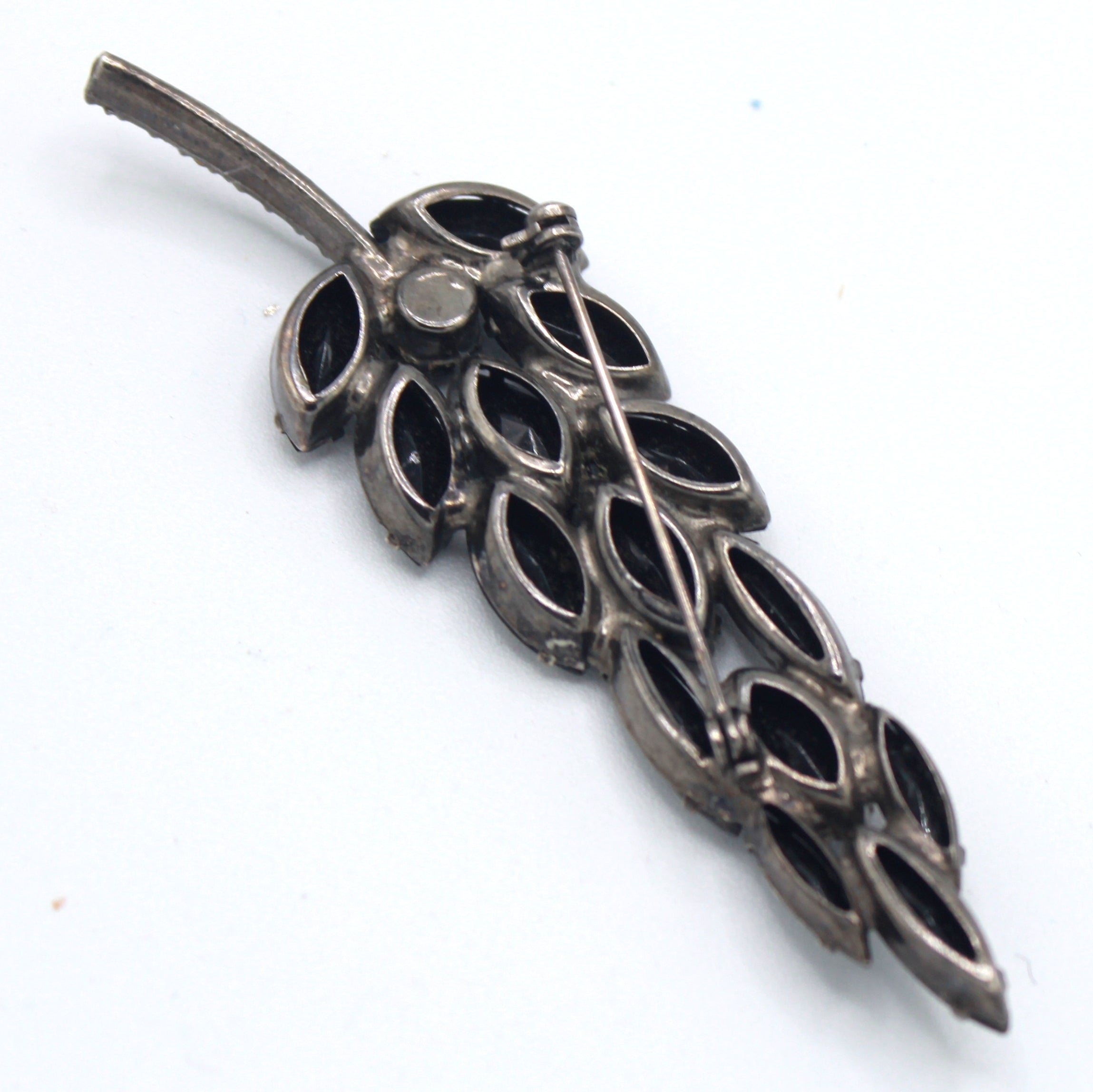 Vintage Juliana D&E Long Black Rhinestone Leaf Brooch IIJJ#4198