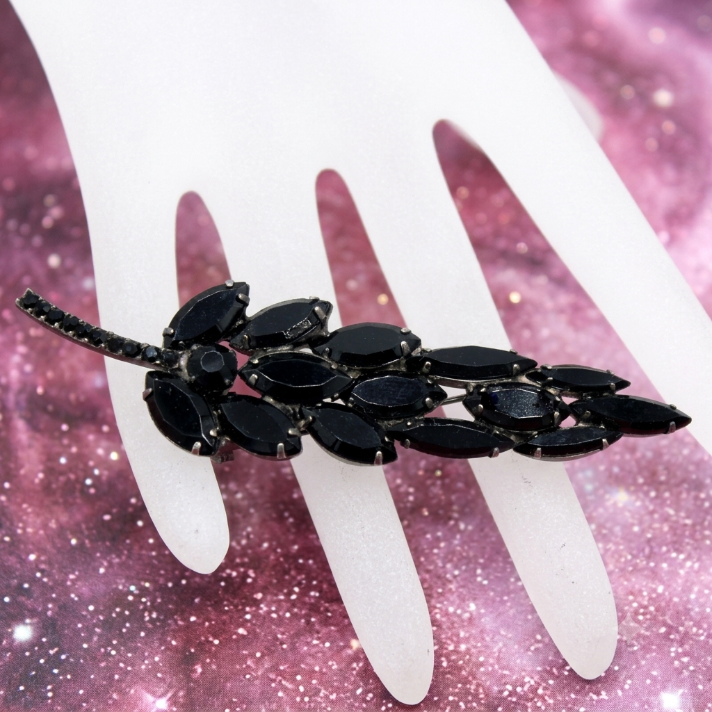 Vintage Juliana D&E Long Black Rhinestone Leaf Brooch IIJJ#4198