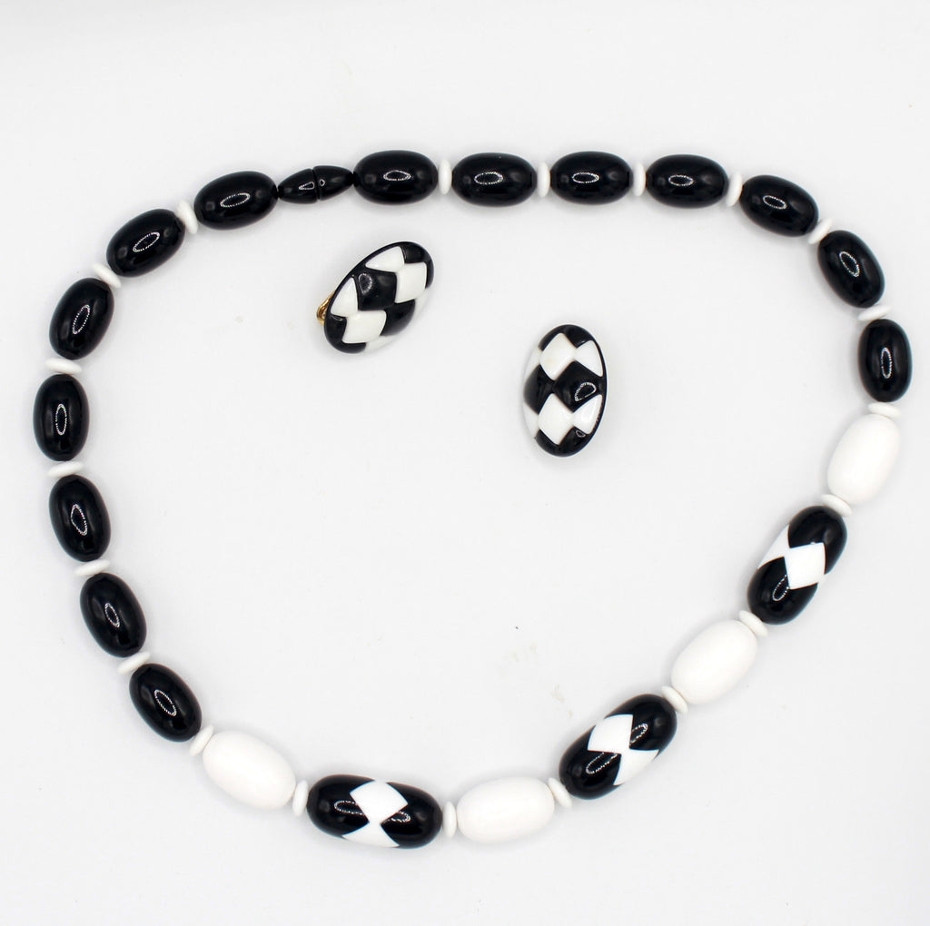 Vintage Mod Black White Plastic Bead Necklace Clip Earrings Set