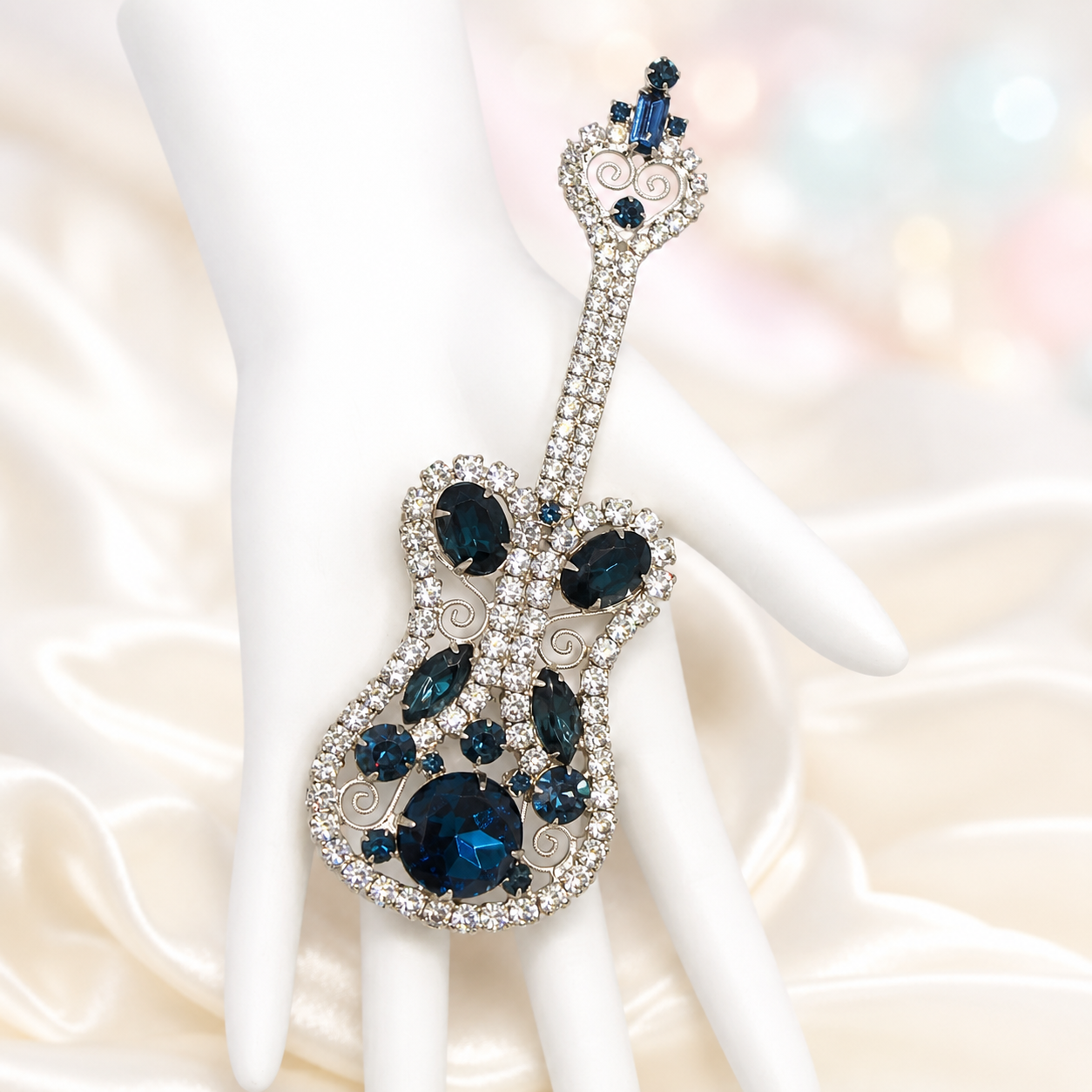 Vintage Juliana Figural Guitar Blue Clear Rhinestone Brooch Pendant IIJJ#9413