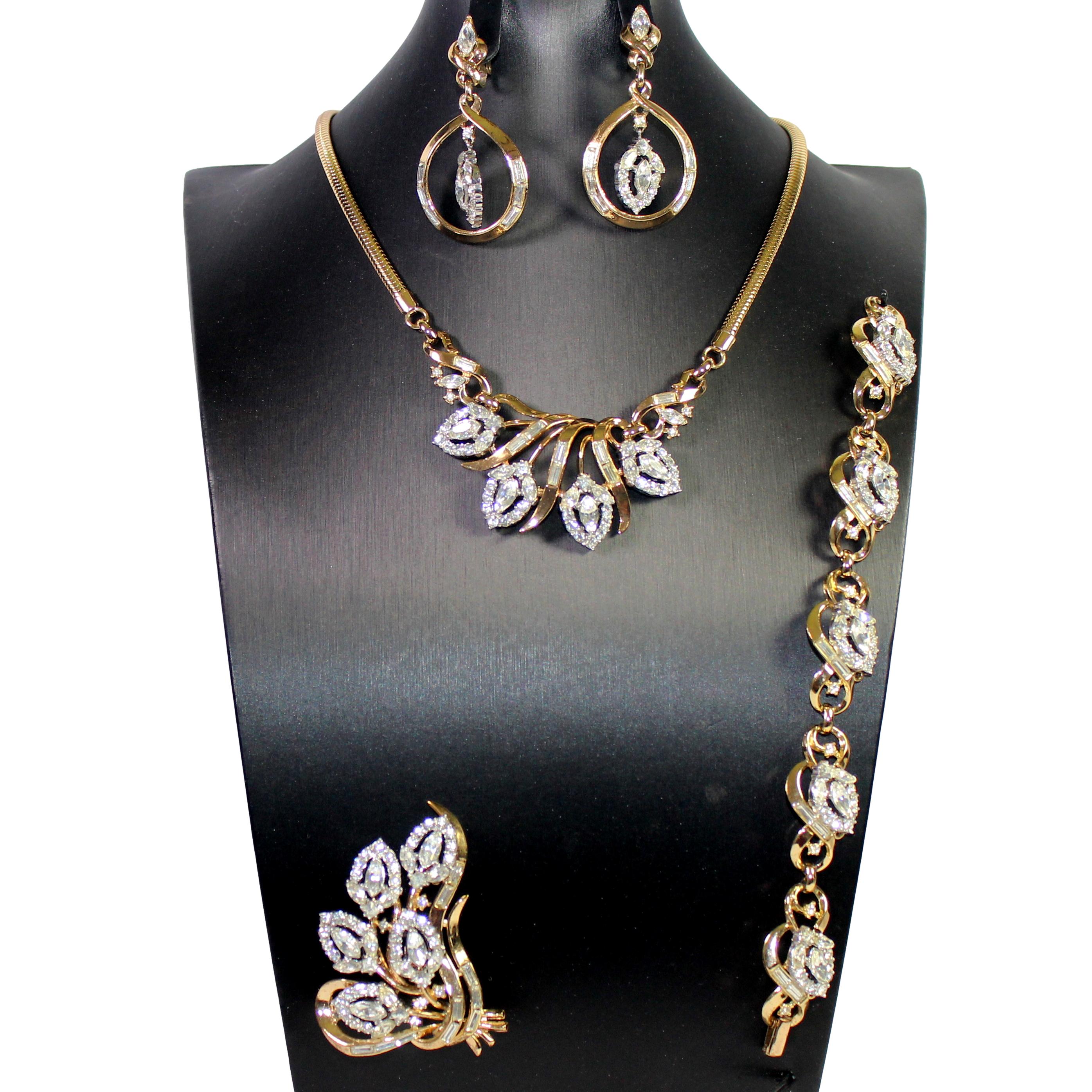 Vintage TRIFARI ALFRED PHILIPPE Halo 1953 Necklace Brooch Bracelet Earrings Set