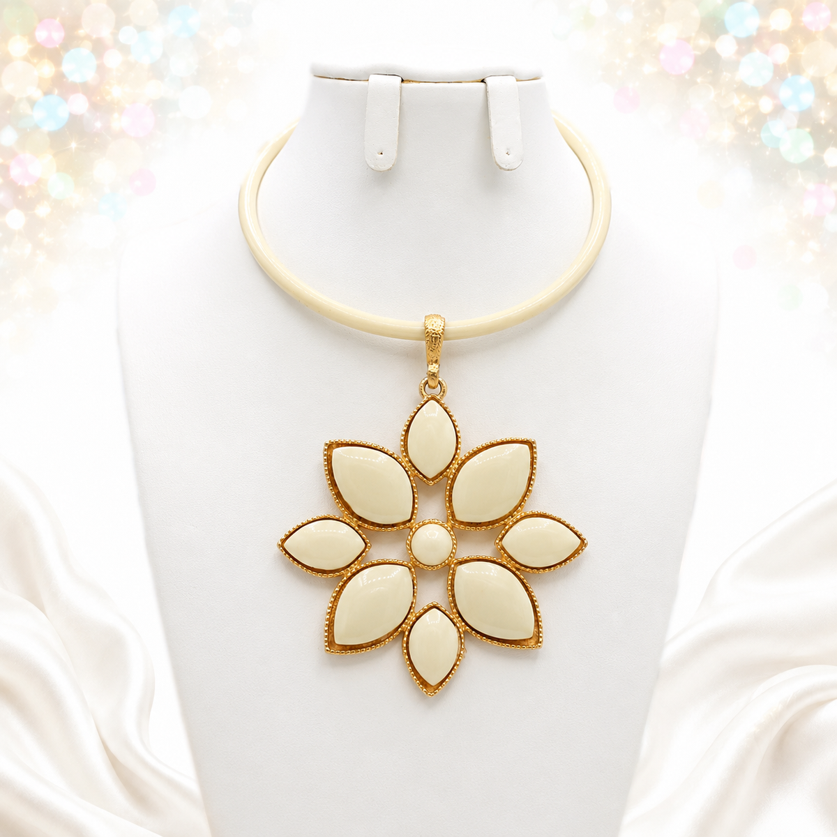 Vintage JULIANA Cream Heat Formed Plastic Figural Flower Pendant Neckring Necklace IIJJ#8628