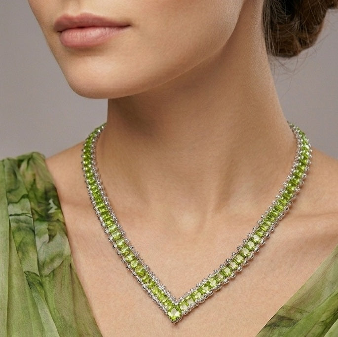 Vintage JULIANA V Shaped Peridot Green Rhinestone Ball Chain Necklace IIJJ#8986