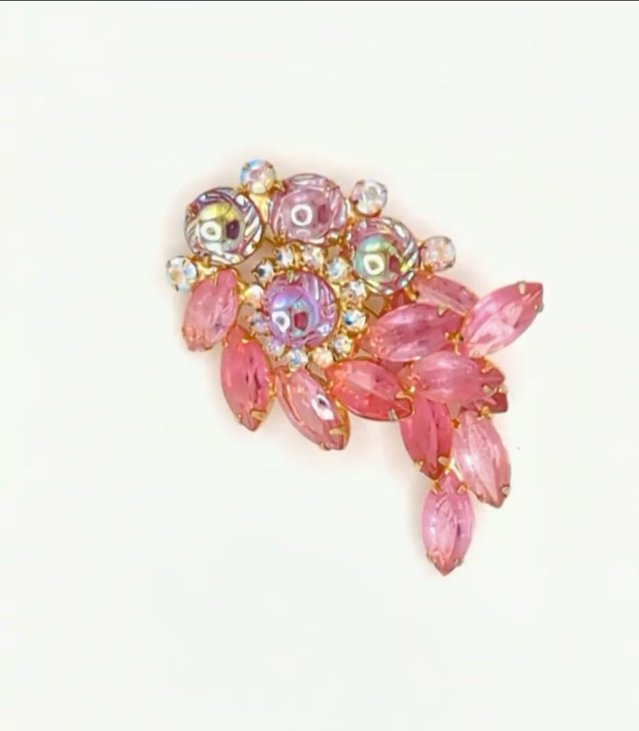 Vintage Juliana Pink Rhinestone Iridescent Scooped Chaton Brooch IIJJ#7109