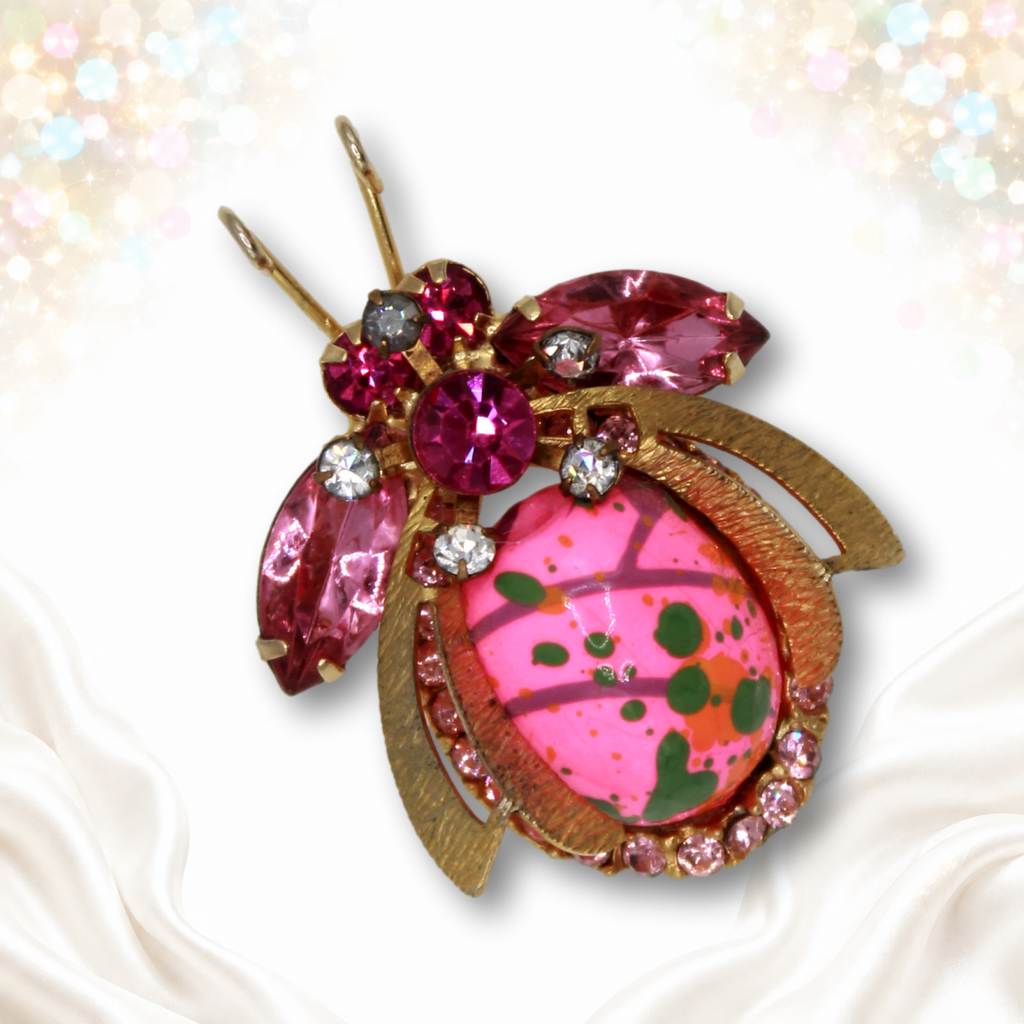 Vintage Juliana fuchsia pink painted wood bead beetle bug brooch front
