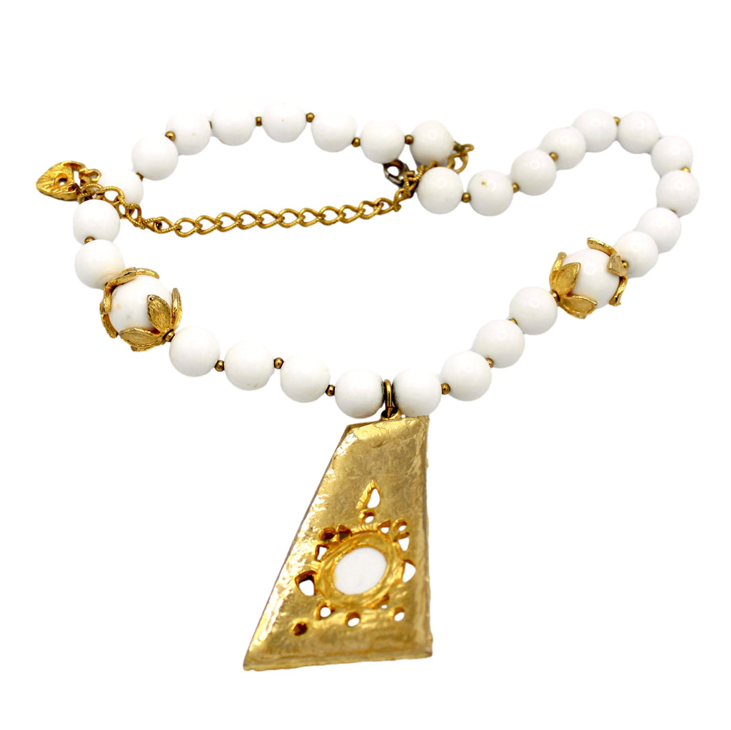 Vintage Juliana 1973 White Bead Openwork Leaf Pendant Necklace IIJJ#9186