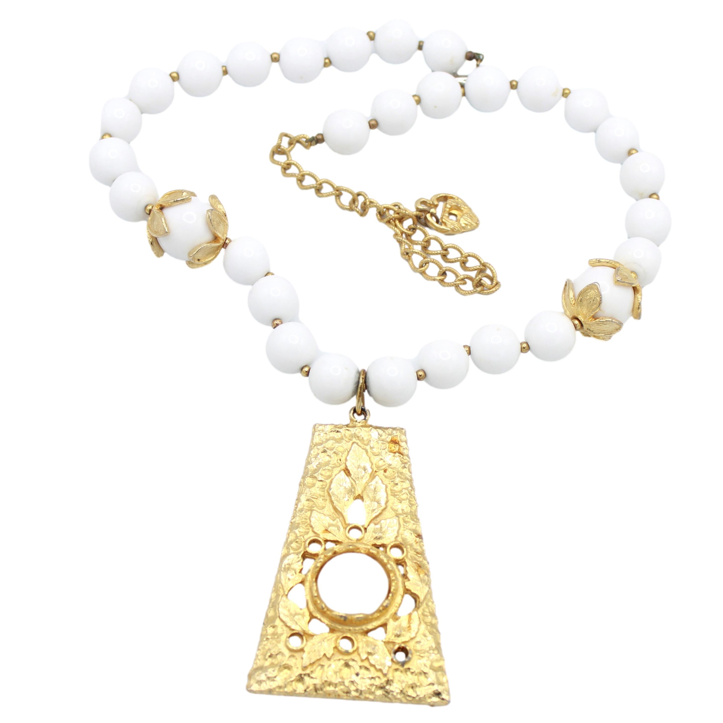 Vintage Juliana 1973 White Bead Openwork Leaf Pendant Necklace IIJJ#9186