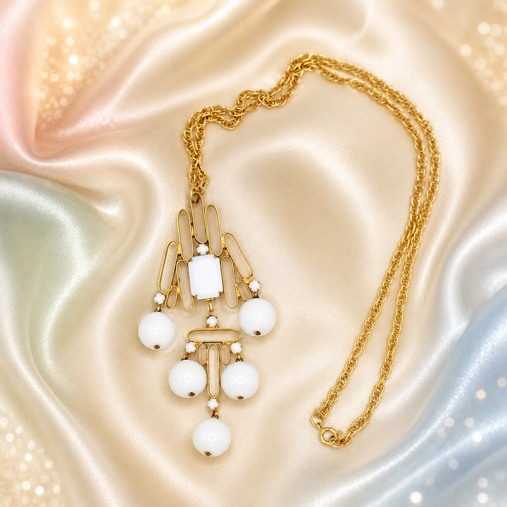 Vintage Juliana White Bead & Opaque Rhinestone Gold Tubing Pendant Necklace IIJJ#9293