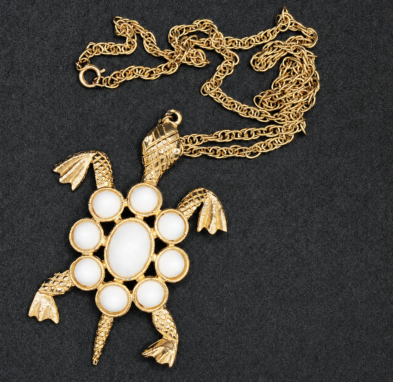 Vintage Juliana White Lucite Cabochon Figural Sea Turtle Necklace IIJJ#9396