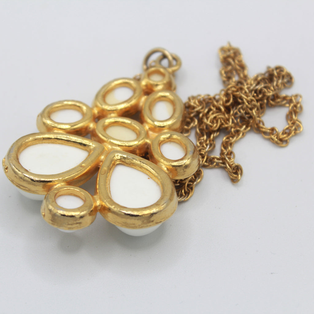 Vintage JULIANA Bold White Lucite Cabochon Pendant Necklace IIJJ#8758